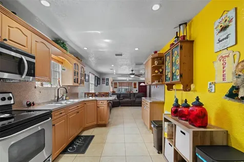 3140 NW 59th Street Miami FL 33142