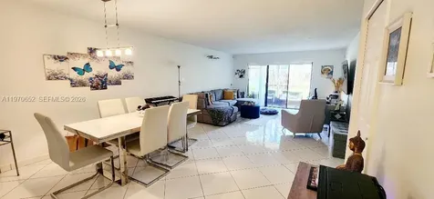327 Lakeview Drive Weston FL 33326