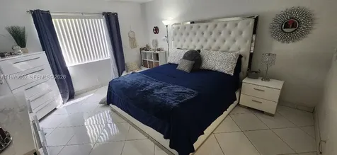 327 Lakeview Drive Weston FL 33326