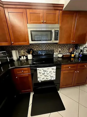 327 Lakeview Drive Weston FL 33326
