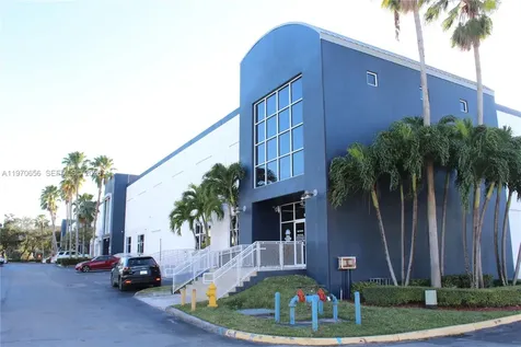 7620 NW 25 Street Miami FL 33122