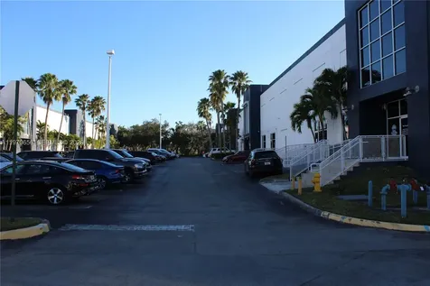 7620 NW 25 Street Miami FL 33122