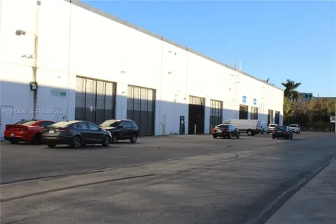 7620 NW 25 Street Miami FL 33122