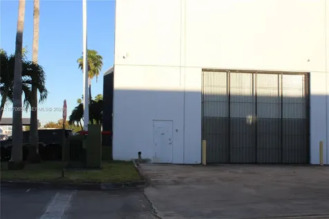 7620 NW 25 Street Miami FL 33122