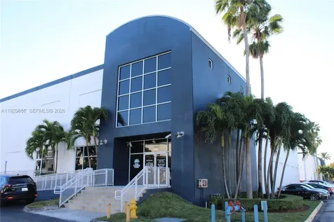 7620 NW 25 Street Miami FL 33122