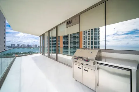 18975 Collins Avenue Sunny Isles Beach FL 33160