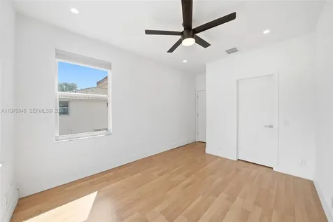 1887 Harbor View Circle Weston FL 33327