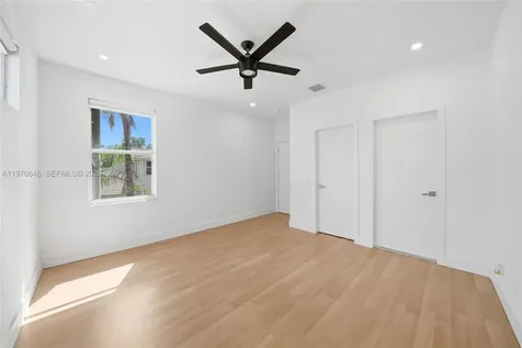 1887 Harbor View Circle Weston FL 33327