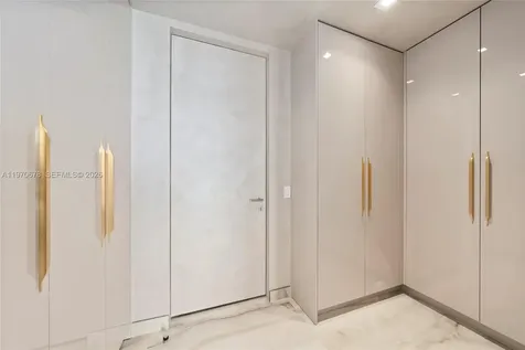 18975 Collins Avenue Sunny Isles Beach FL 33160
