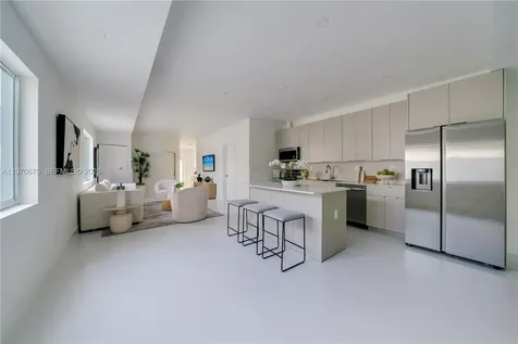 4789 NW 1st Street Miami FL 33126