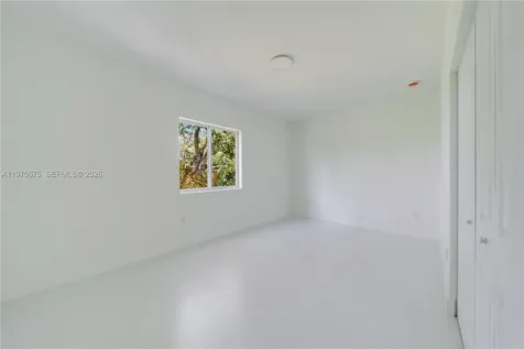 4789 NW 1st Street Miami FL 33126