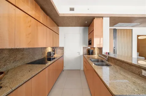 50 S Pointe Drive Miami Beach FL 33139
