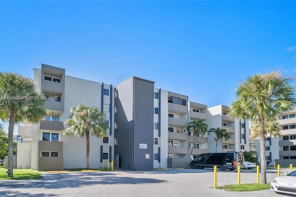 10090 NW 80th Court Hialeah Gardens FL 33016