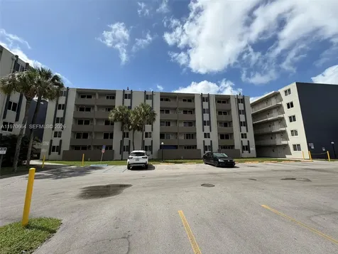 10090 NW 80th Court Hialeah Gardens FL 33016