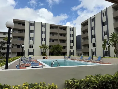 10090 NW 80th Court Hialeah Gardens FL 33016