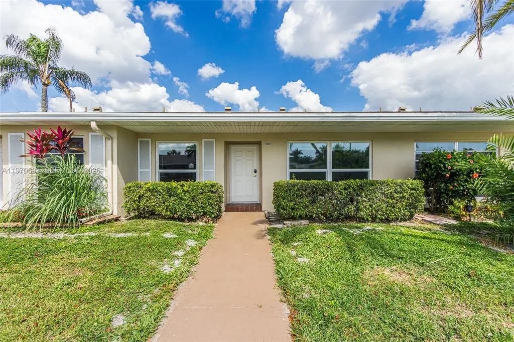 8953 Warwick Drive Boca Raton FL 33433