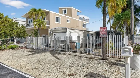 261 Burgundy Drive Tavernier FL 33070