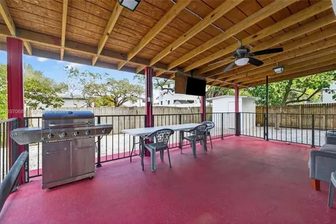 2741 NW 43rd Terrace Miami FL 33142