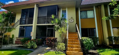 327 Lakeview Drive Weston FL 33326