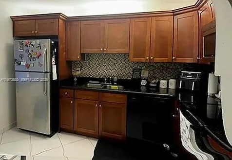 327 Lakeview Drive Weston FL 33326