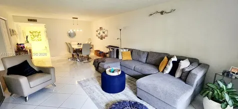 327 Lakeview Drive Weston FL 33326