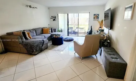 327 Lakeview Drive Weston FL 33326