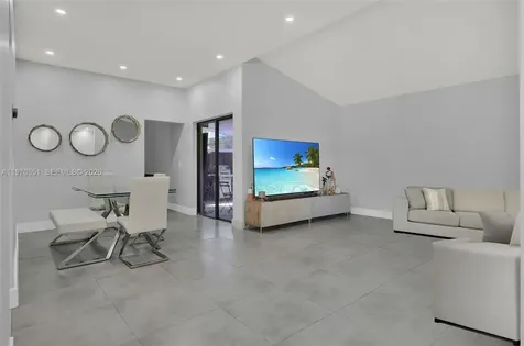 17032 NW 63rd Place Hialeah FL 33015