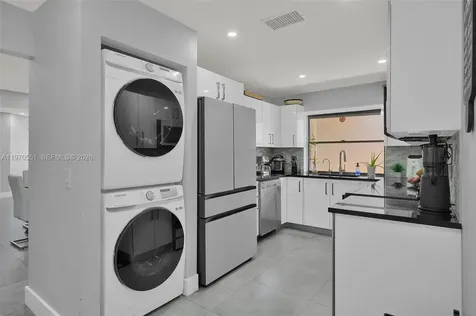 17032 NW 63rd Place Hialeah FL 33015