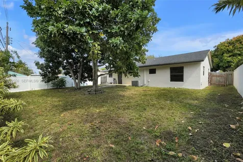 4141 NW 16th Avenue Oakland Park FL 33309