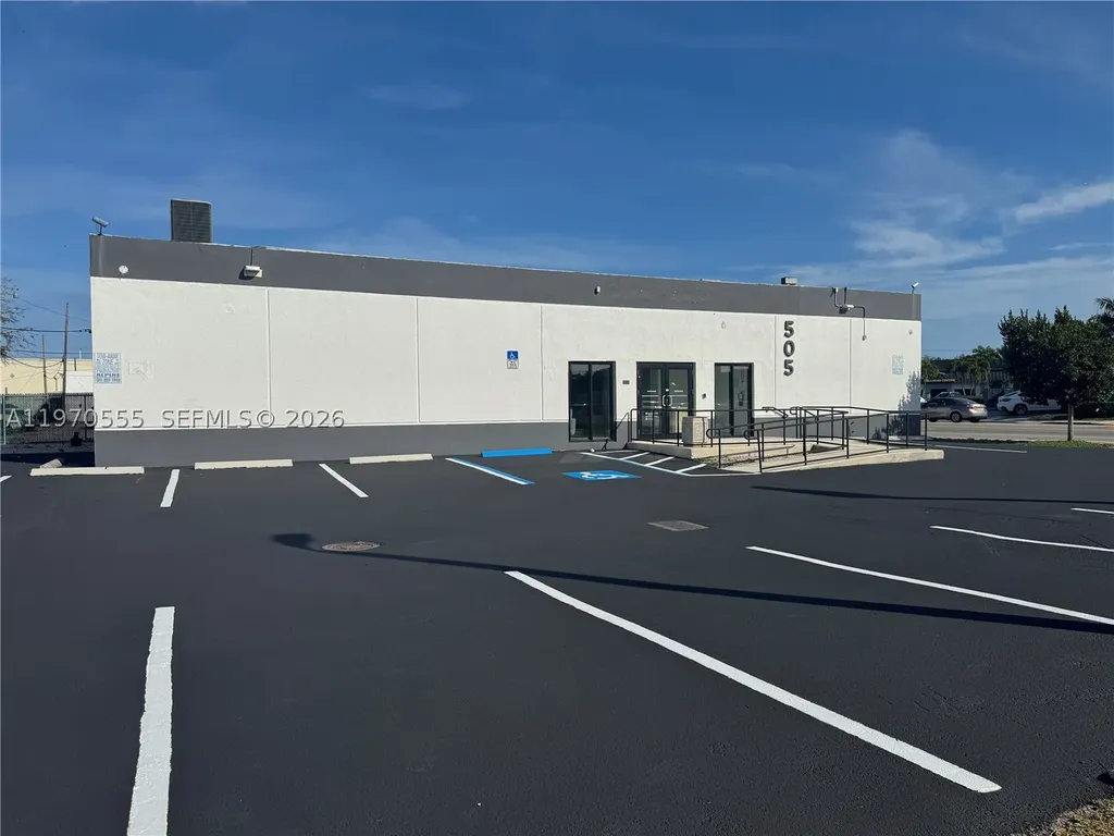 505 NE 125th Street North Miami FL 33161