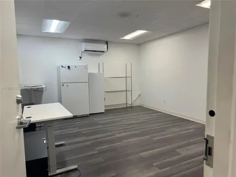 505 NE 125th Street North Miami FL 33161