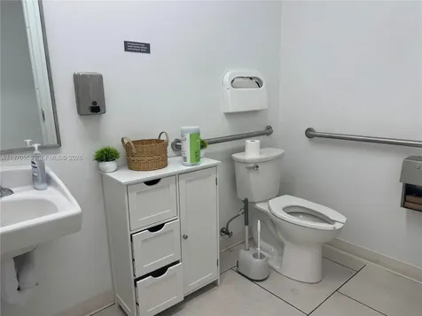 505 NE 125th Street North Miami FL 33161