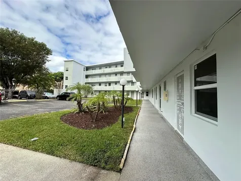1351 NE 191st Street Miami FL 33179