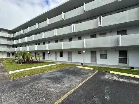 1351 NE 191st Street Miami FL 33179