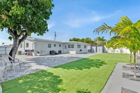 5521 SW 104th Avenue Miami FL 33165