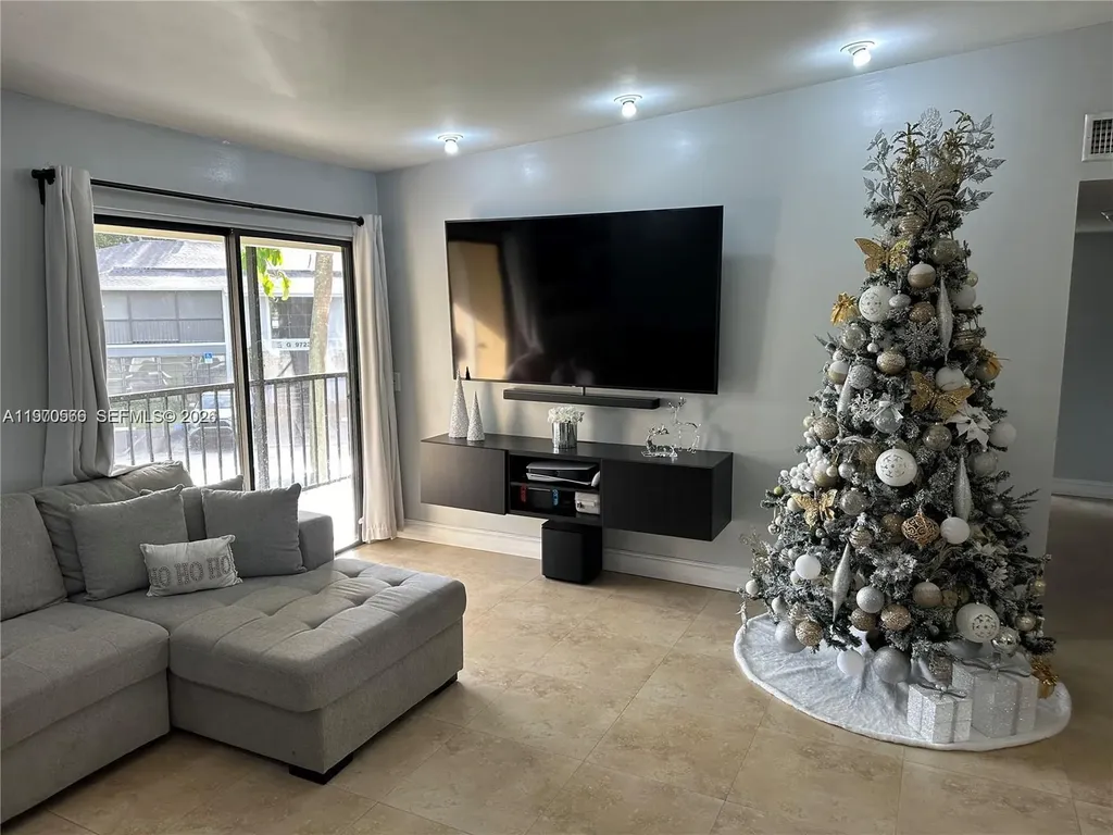 9729 Hammocks Boulevard Miami FL 33196