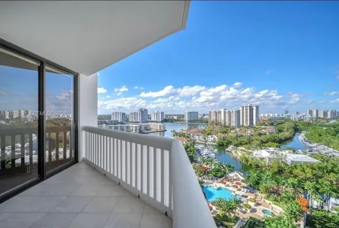 1000 E Island Boulevard Aventura FL 33160