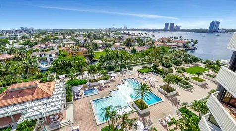 1000 E Island Boulevard Aventura FL 33160