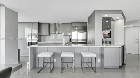 1000 E Island Boulevard Aventura FL 33160