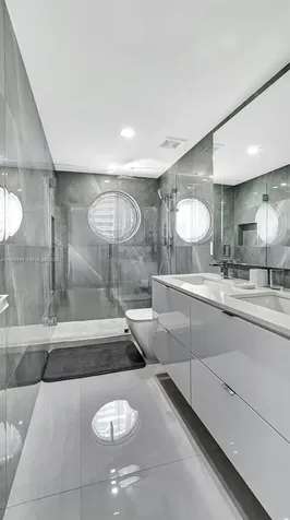 1000 E Island Boulevard Aventura FL 33160