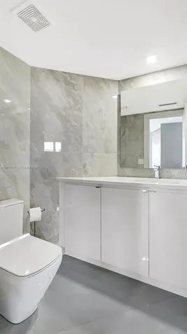 1000 E Island Boulevard Aventura FL 33160