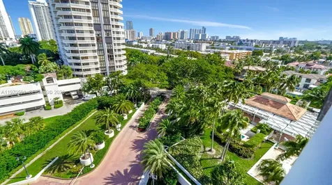 1000 E Island Boulevard Aventura FL 33160