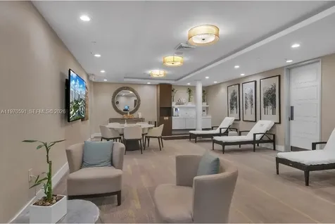 1000 E Island Boulevard Aventura FL 33160