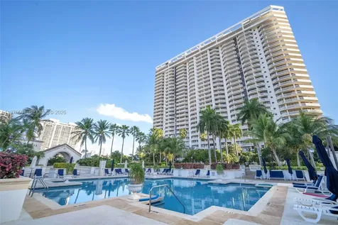 1000 E Island Boulevard Aventura FL 33160