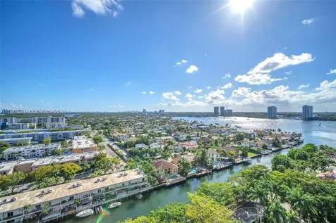 1000 E Island Boulevard Aventura FL 33160