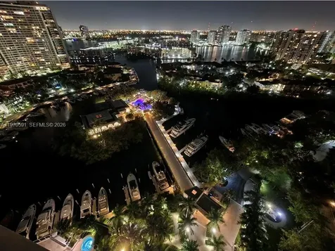 1000 E Island Boulevard Aventura FL 33160