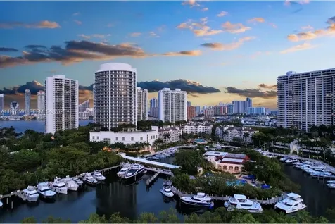1000 E Island Boulevard Aventura FL 33160