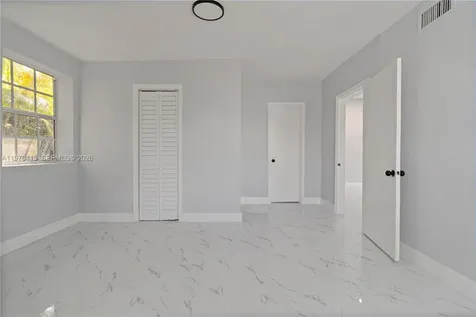 1721 NW 51st Street Miami FL 33142