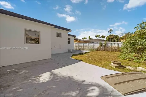 1721 NW 51st Street Miami FL 33142