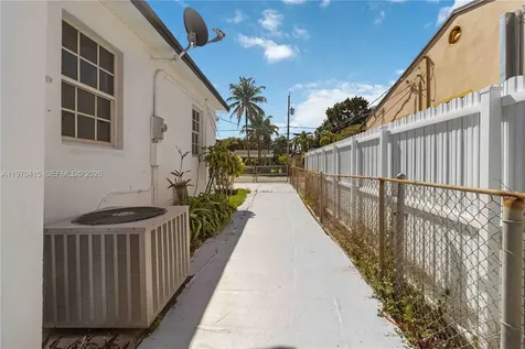 1721 NW 51st Street Miami FL 33142